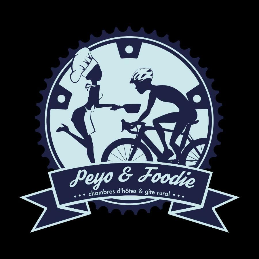 Peyo et Foodie Escou Buitenkant foto